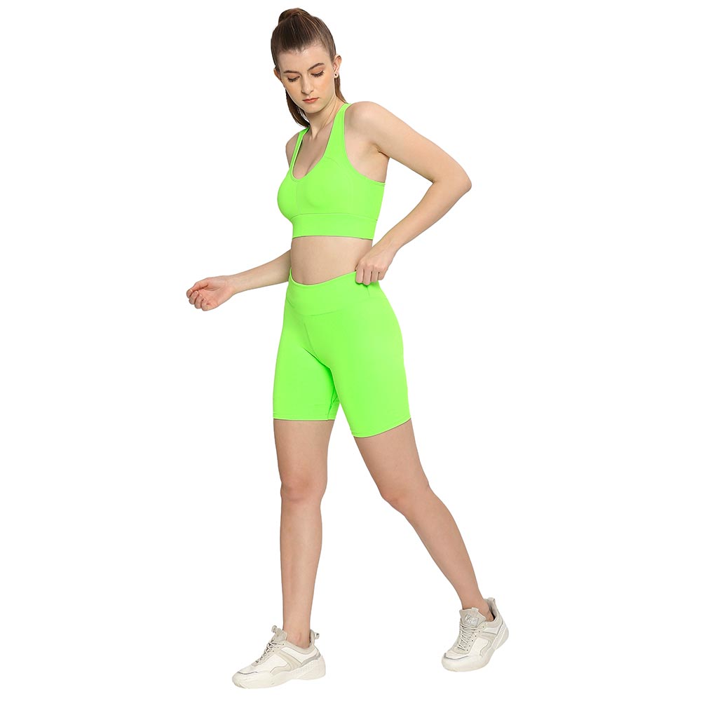 Supportive sports bra,Exercise set for women,High-impact sports bra,Flexible yoga shorts,
Comfortable activewear,
Women's athletic clothing
