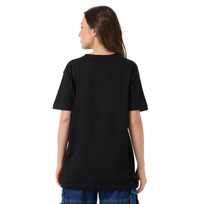 oversized t-shirt back view, women baggy t-shirt back, drop shoulder t-shirt rear, loose fit t-shirt back side, back design of oversized tee, back view of graphic tee, women’s casual oversized shirt, back image of cotton t-shirt, relaxed fit t-shirt women back, trendy oversized tee back photo
